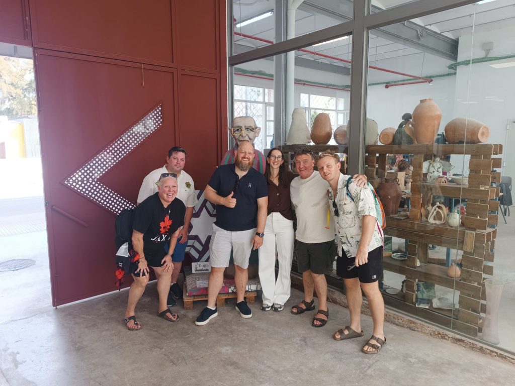 El pasado viernes 5 de septiembre, tuvimos el honor de recibir en las instalaciones de Espurna de Gandía a cinco profesionales de Trust Rugby International, una fundación internacional que utiliza el rugby como herramienta de inclusión social para personas con discapacidad intelectual y en riesgo de exclusión.